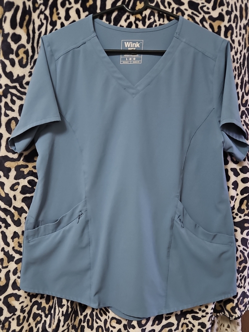 Wink Short-Sleeve V-Neck Top/Jogger Pants SCRUB SET in Slate Blue Women's LARGE